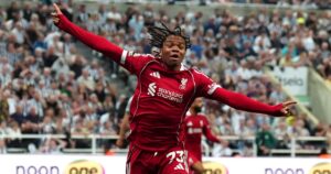 Rio Ngumoha xứng đáng là vụ cướp thế kỷ của Liverpool