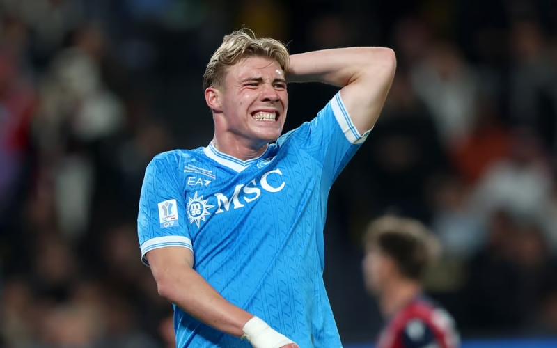 Napoli hoàn tất thương vụ mua đứt Rasmus Hojlund